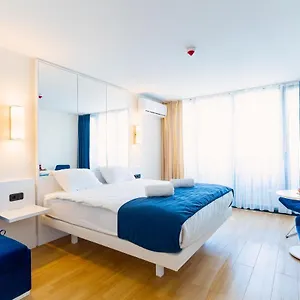 Orbi Sea View Апартаменты Батуми